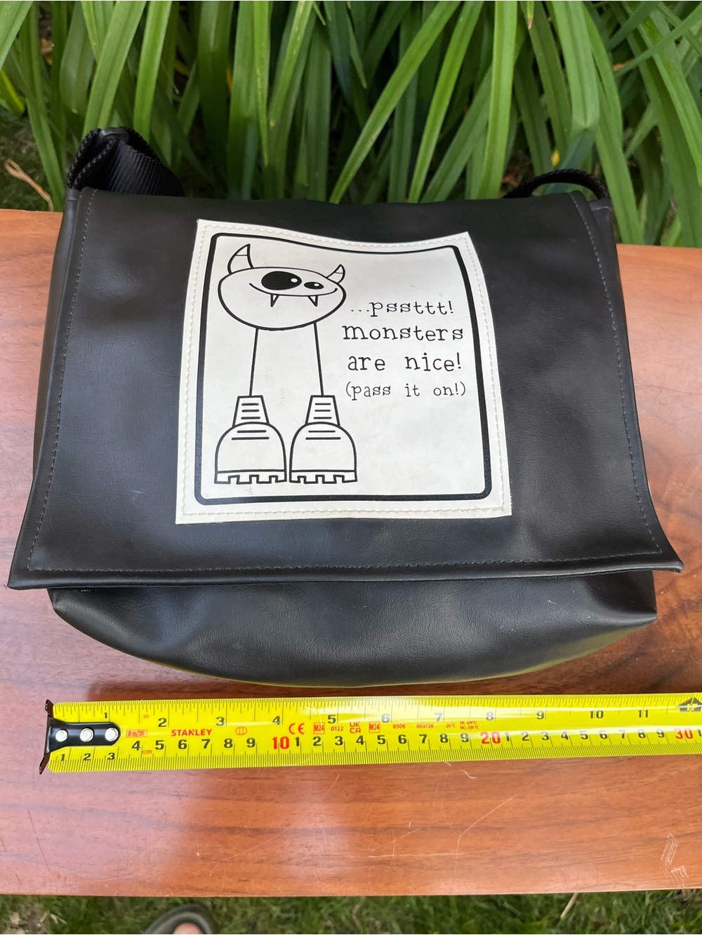 f.i.x. Eight Monster Crossbody Bag - collectable - Picture 3 of 6